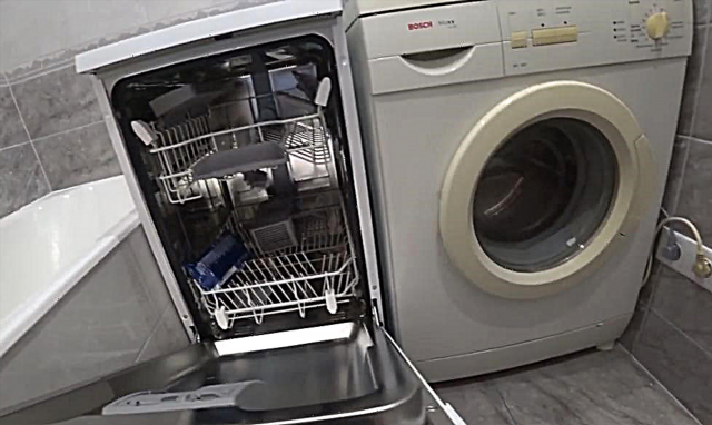 Máquina de lavar louça no banheiro