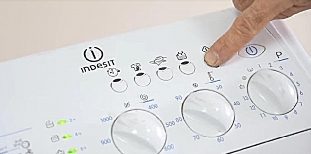 Test modu çamaşır makinesi Indesit