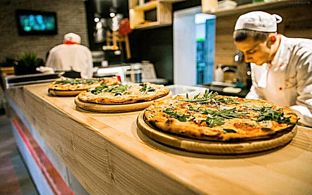 Como elaborar um plano de negócios para uma pizzaria em uma cidade pequena?
