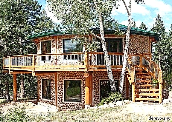 A house made of firewood and clay using Cordwood technology