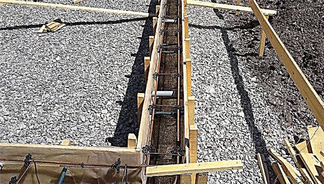 Dispozitivul și schema pernei pentru blocurile de fundație