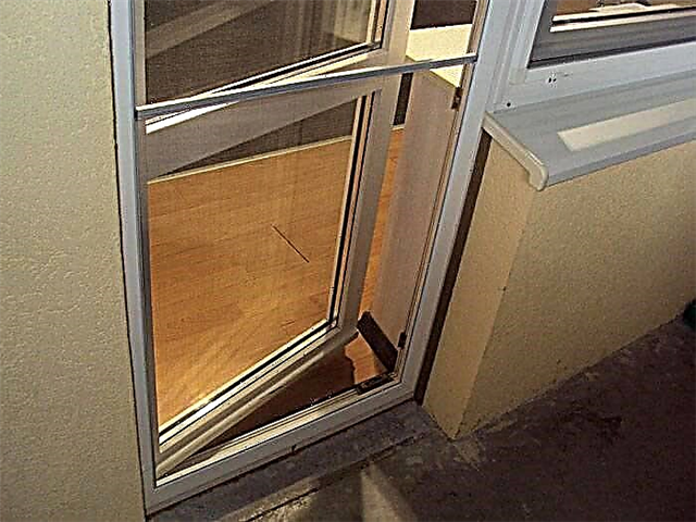 ¿Cómo ajustar la puerta de plástico en el balcón?