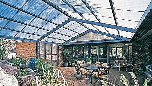We build a reliable and modern polycarbonate roof