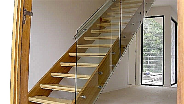 Tipos de escaleras de vidrio y métodos de instalación.