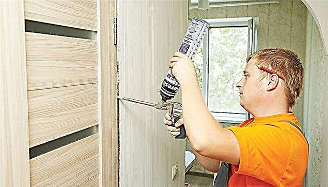 Effective methods of cleaning doors from foam
