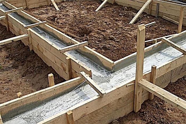 What should be the depth of the laying of the strip foundation?