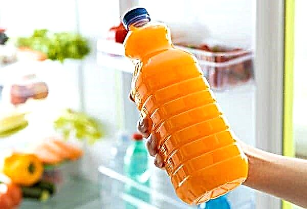 How much can you store freshly squeezed juice in the refrigerator for hours and minutes