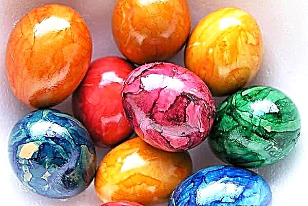 Comment faire un effet marbre sur les œufs de Pâques
