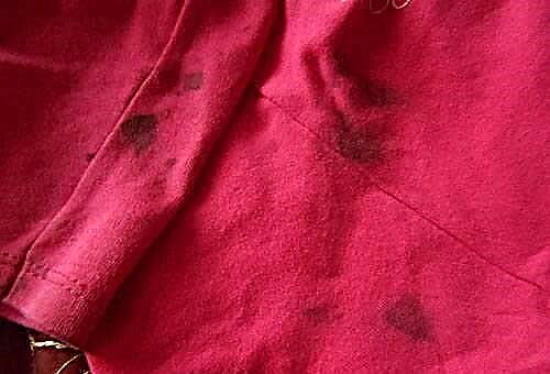 How to easily and safely remove hair dye from clothes?