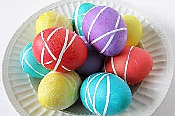Kuinka maalata pääsiäisen munat erityisillä väriaineilla?