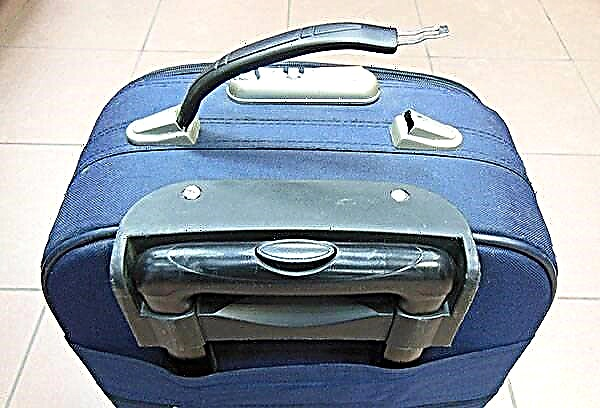 How to repair the telescopic handle of a suitcase in an emergency?