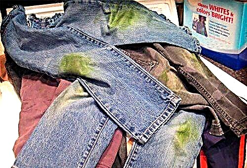 How can I remove grass stains from jeans so that there are no spots left?